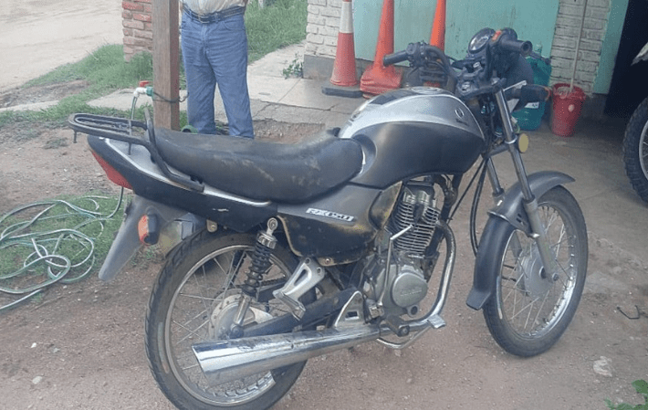 En este momento estás viendo Recuperaron dos motos y elementos que habían sido robados en Concarán
