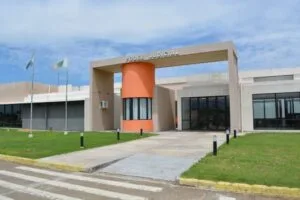 Piden seis años de prisión para un acusado de una golpiza en un bar que dejó a la víctima sin un ojo