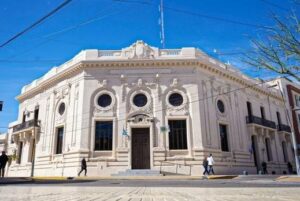 Año Nuevo: horarios especiales de recolección, transporte y cementerios