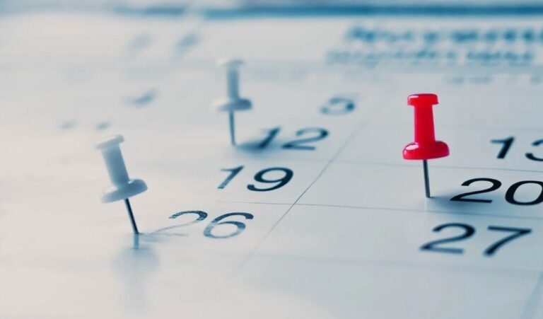 Fin de semana largo en febrero 2026: quiénes descansan