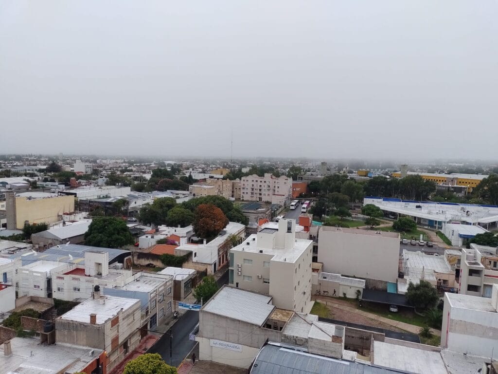 Inestable con posibles lluvias y vientos de 50 km/h se anticipan para este martes
