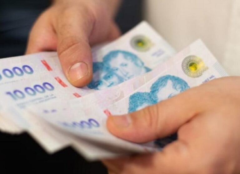 La inflación baja, pero los préstamos siguen caros