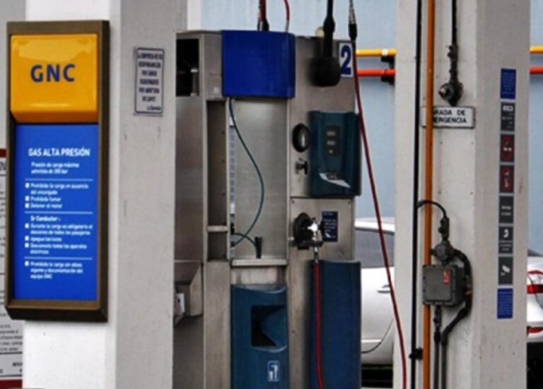 Falta de gas: restringen suministro a GNC e industrias