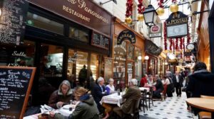 Macron busca salvar la gastronomía francesa ante cierre masivo de restaurantes