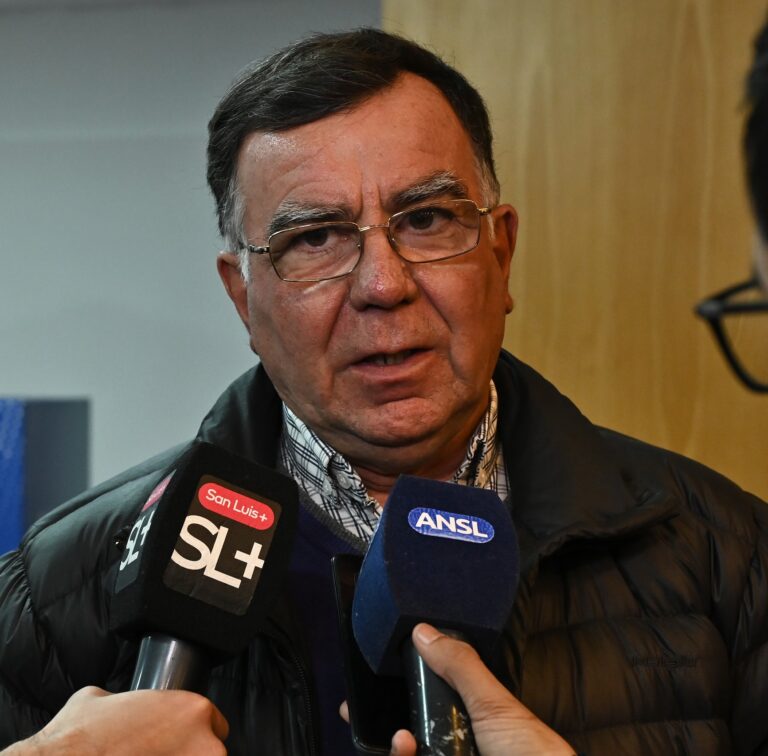 VIDEO | Vecinos de Santa Rosa exigen la liberación de los policías acusados por la muerte de Magalí Morales