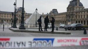 Golpe millonario en el Louvre: detienen a cinco nuevos sospechosos