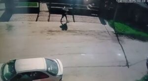 Confesó haber asfixiado a su hijastro: el video clave del crimen en Moreno