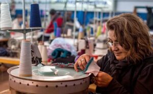 Crisis textil en Argentina: cerraron 400 empresas y se perdieron 12 mil empleos