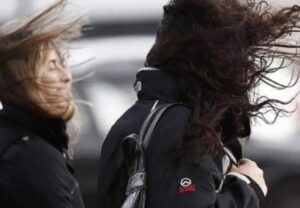 Se espera el ingreso de un frente frío, fuertes vientos y descenso de temperatura para este fin de semana