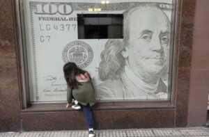 El dólar vuelve a subir y el mercado ajusta posiciones tras las elecciones