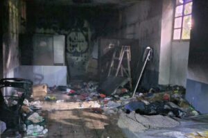 Bomberos controlaron un incendio en un edificio abandonado del centro