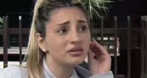 Suspenden la licencia de la joven agredida por un jubilado en Villa del Parque