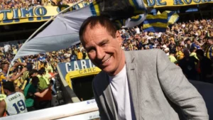 Ariel Holan: “Les debe molestar que un equipo del interior haya hecho esta campaña”