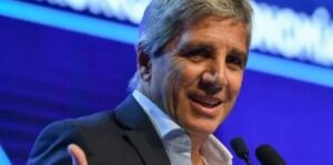 Luis Caputo sobre el dólar: «La Argentina es un país muy sensible a cualquier shock»