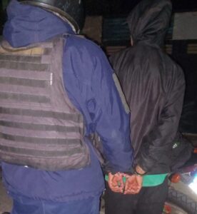 Detuvieron a un hombre que violó una restricción y agredió a su expareja