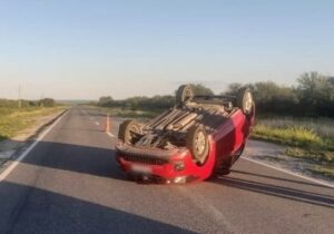 Accidente en la ruta nacional 147: una conductora perdió el control de su auto al esquivar un animal