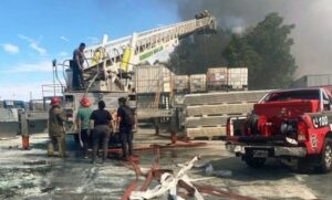Se incendió una planta recicladora en el Parque Industrial Sur: no se registraron heridos