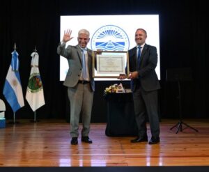 Poggi recibió la distinción de profesor honorario en la UNViMe