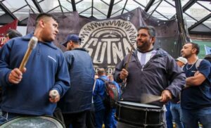 Paro nacional del SUTNA por reclamos salariales en el sector neumático