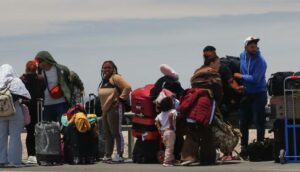 Chile: Crisis migratoria tensa la recta final entre Kast y Jara
