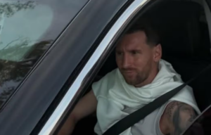 Messi paseó con Antonela en Rosario y sorprendió a un fan