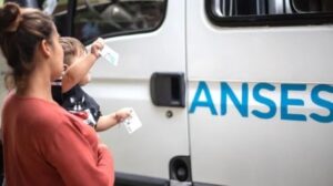 AUH de ANSES: cuál será el monto de la Tarjeta Alimentar en enero 2026