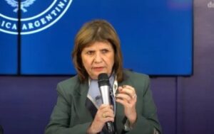 Un juez declaró ilegal el protocolo antiprotestas de Bullrich