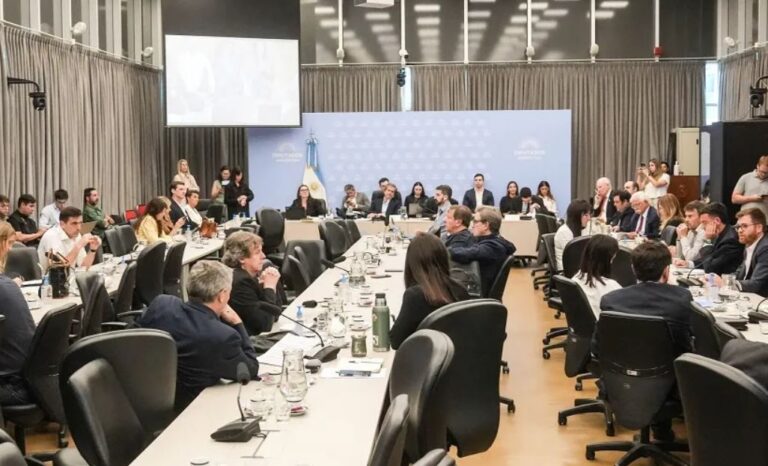 Presupuesto 2026: el oficialismo consiguió dictamen exprés con apoyos clave y disidencias