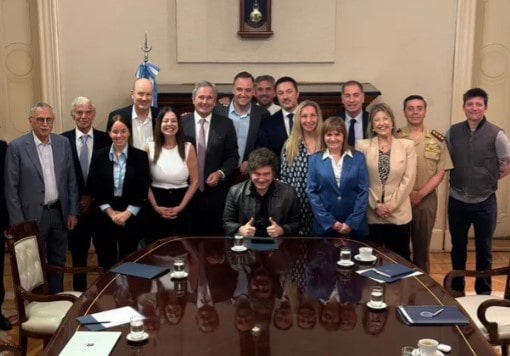 Javier Milei firmará un decreto para aumentar los sueldos del Ejecutivo