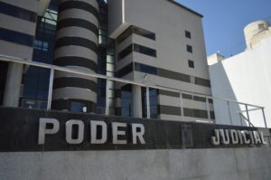 Prorrogaron prisión preventiva a dos jóvenes investigados por el robo de 50 iPhones