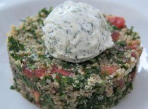 La ensalada más fresca y rica con quinoa para disfrutar todo el verano