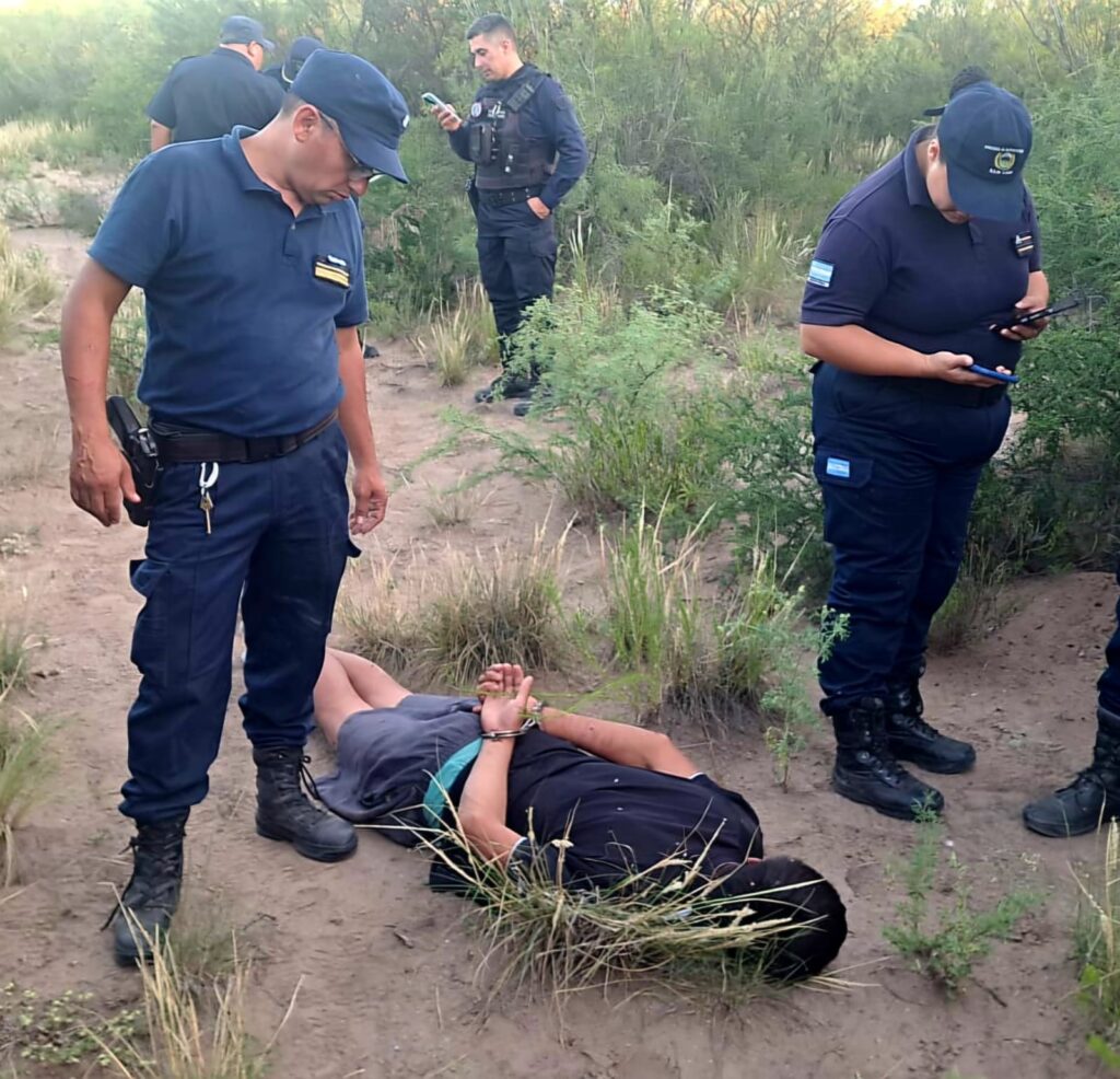 Tras una persecución, la Policía detuvo a un acusado de varios robos en Juana Koslay