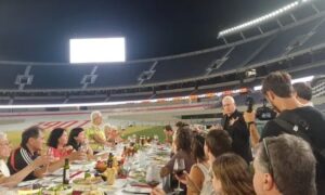River organizó una emotiva cena para socios que atraviesan las fiestas en soledad