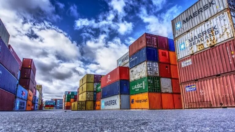 La balanza comercial cerró diciembre con superávit de u$s1.892 millones