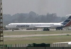 Cuba se queda sin combustible aéreo y alerta a aerolíneas