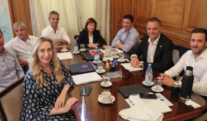 Milei activa la mesa política por agenda en el Congreso