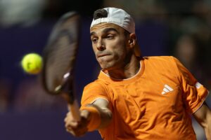 Cerúndolo arrasó en su debut y avanza firme en el Argentina Open