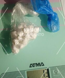 Detuvieron a un motociclista que hacía delivery con 53 dosis de cocaína en envoltorios