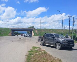 Choque entre dos camionetas en el ingreso a Santa Rosa del Conlara