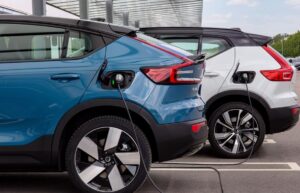 Autos eléctricos y aire más limpio: evidencias en California vinculan menos NO₂ con más vehículos enchufables