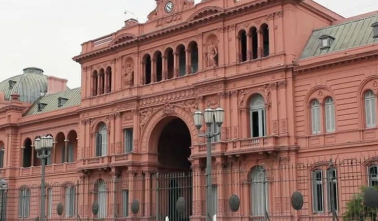 El Gobierno creó una nueva cuenta institucional para «desmentir las operaciones de los medios»