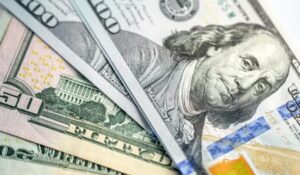 El dólar cerró la semana a la baja y registró su mayor caída mensual desde 2019