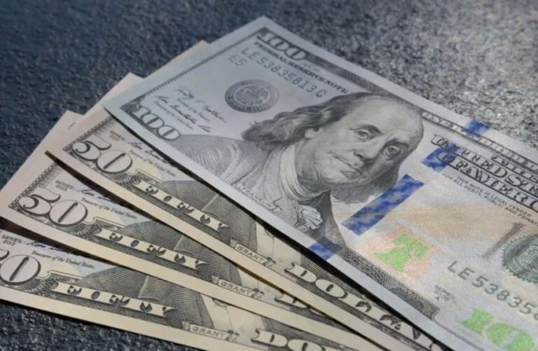 El dólar oficial rozó los $1.400 y alcanzó su nivel más bajo en cuatro meses
