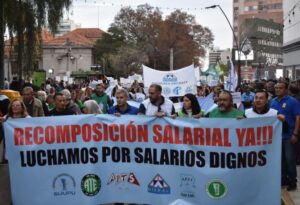 Gremios estatales convocan a movilización contra la reforma laboral en San Luis 