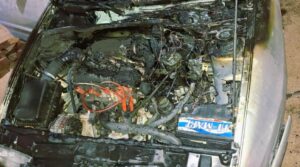 Se incendió un vehículo estacionado en el barrio Los Paraísos