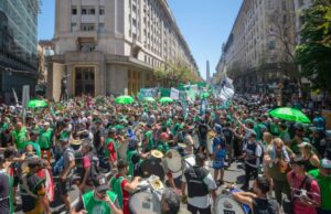 El Gobierno les descontará el día a los estatales que se adhieran al paro nacional contra la reforma laboral