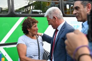 Poggi aseguró que su frente electoral está ‘firme como rulo de estatua’ y evitó hablar de su reelección