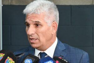 Poggi anunció un aumento salarial del 10% para la administración pública provincial