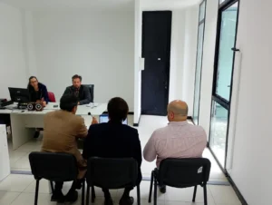 Rechazan la prisión preventiva para dos acusados de estafar con la venta de vehículos