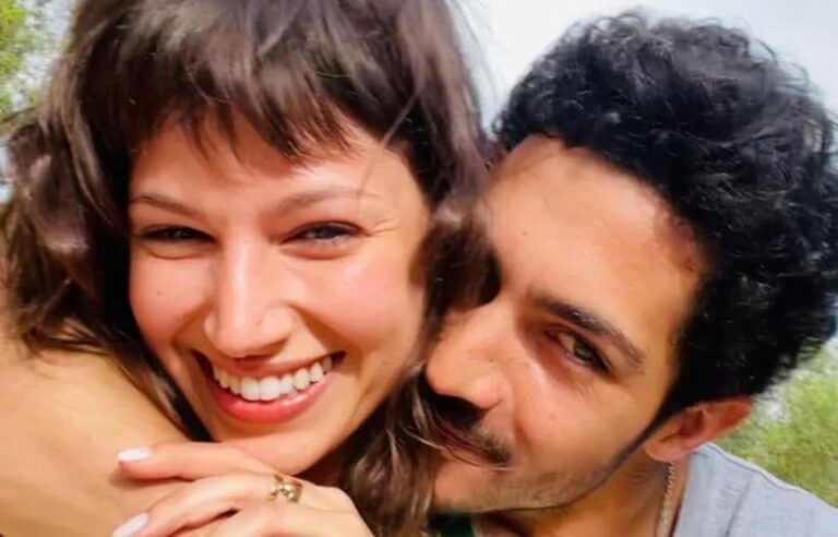 Úrsula Corberó se mostró por primera vez junto a su hijo Dante y conmovió a todos con una tierna foto